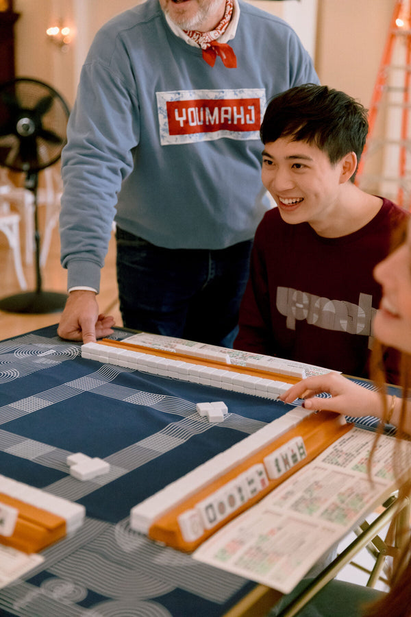 Teaching a beginner how to play American Mahjong